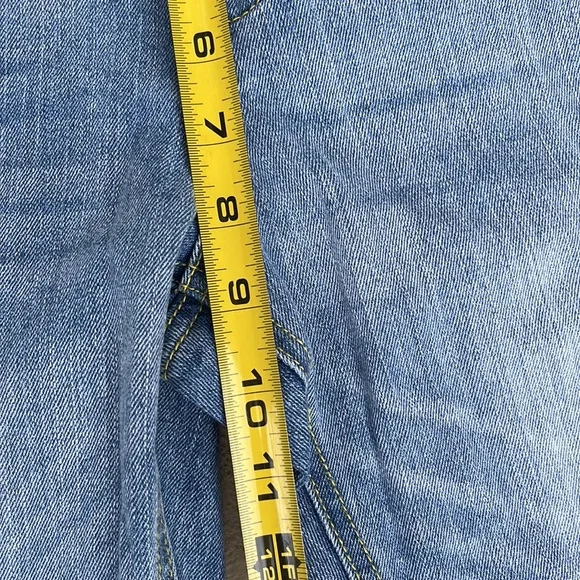 EUC Generra denim distressed capris - Picture 10 of 16